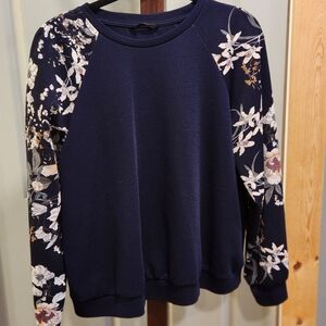 SHEIN Navy And Floral Textured Top
